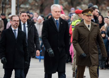 Katedros aikštėje iškilmingai paminėtos 107-osios Lietuvos kariuomenės atkūrimo metinės