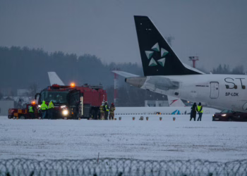 Vilniaus oro uoste nuo tako nuslydo orlaivis: keleiviai nenukentėjo