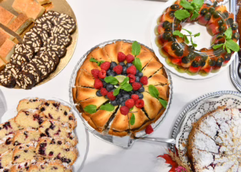 Pyragų diena Šalčininkuose: dalinosi gerumu ir surinko 835 eurų