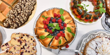 Pyragų diena Šalčininkuose: dalinosi gerumu ir surinko 835 eurų