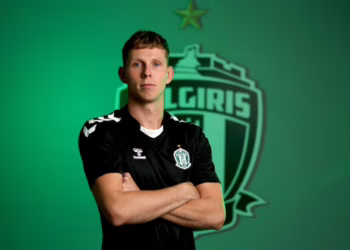 Komandą papildė vartininkas V. Šarkauskas