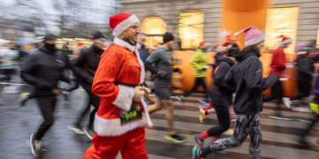 Pirmąjį gruodžio šeštadienį – tradicinis kalėdinis bėgimas: bus eismo ribojimų