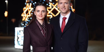 Vilniaus rajono meras su žmona sveikina šv. Kalėdų bei Naujųjų metų proga