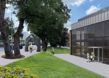 Trakus papuoš nauja M. Saukos skulptūra