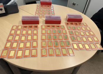 8 kg aukso ir virš milijono eurų – krūva įtariamųjų Žemės ūkio ministerijoje