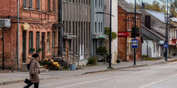 Vilniaus perėjoje partrenkė „per raudoną“ ėjusį pėsčiąjį