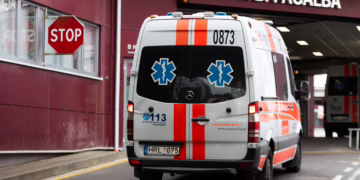 Vilniuje pro langą iššoko 12-kos metų berniukas