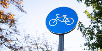 Elektrėnuose ant perėjos partrenktas dviratininkas