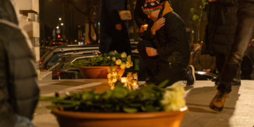 Kaune gyventojai atidavė pagarbą dviem nužudytoms merginoms