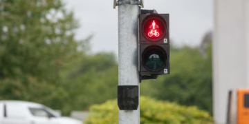 Pėsčiųjų perėjos Vilniuje tapo protingesnės – garso signalą skleis tik prireikus