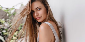 Norite ilgų plaukų, tačiau žiemą jie jums slenka? Pataria, ką daryti