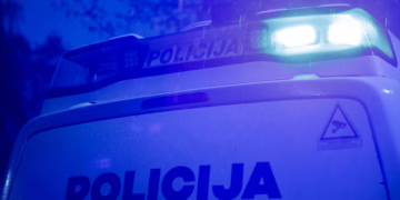 Kelyje Vilnius-Panevėžys girtas vairuotojas įsirėžė į automobilį