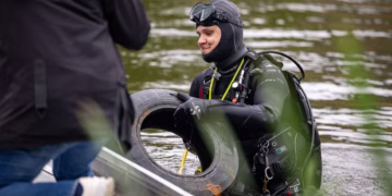 Neris vaduojama nuo šiukšlių: iškelta daugiau nei 2 tonos atliekų