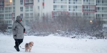 Toliau sningant intensyviausios gatvės jau nuvalytos ir pabarstytos