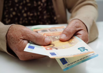 Vilnietė rusakalbiams atidavė 10 tūkst. eurų