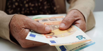 Vilnietė rusakalbiams atidavė 10 tūkst. eurų