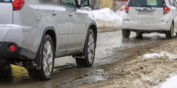 Žiemos pasekmės automobiliams – korozija ir didėjančios remonto išlaidos, kaip apsisaugoti?