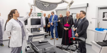 Plečiasi Vilniaus klinikinė ligoninė – atidarytas naujas modernus korpusas