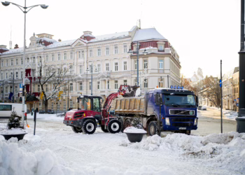 Iš Vilniaus senamiesčio išvežta apie 10 tonų sniego