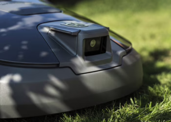 Ieškote roboto vejapjovės? Pažiūrėkite, ką gamintojai siūlo šį sezoną
