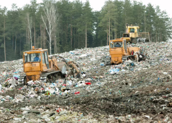 Dėl Kazokiškių sąvartyno taršos Elektrėnų gyventojams patariama neiti į lauką
