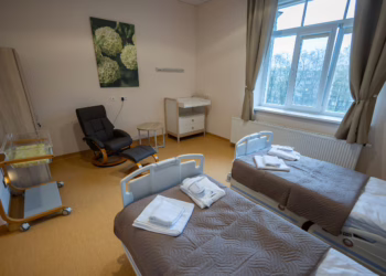 Atnaujintos pogimdyvinės patalpos Antakalnyje – mamos turi jaustis saugios, išgirstos ir gerbiamos