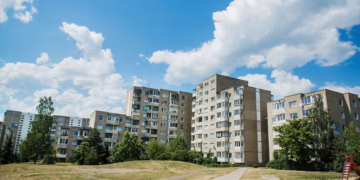 Sovietinės simbolikos išpuolis: šįkart ant daugiabučio sienos