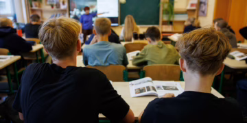 Vilniaus savivaldybei – kaltinimai vengiant derėtis dėl sąlygų mokytojams