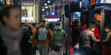 Naktiniai Vilniaus autobusai kursuos ne tik savaitgaliais, bet ir per šventes