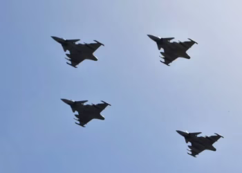 Lietuvos pasienyje galimai fiksuotas dronas: pakelti NATO oro policijos naikintuvai