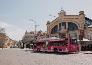 Šaltibarščių festivalio autobusas.Go Vilnius nuotr.