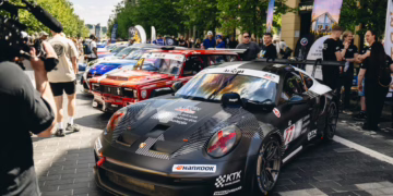 Sostinės Gedimino prospekte pristatytas didžiausias  Baltijos šalių autosporto festivalis