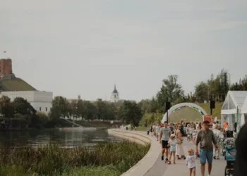 Viena diena prie Neries – ką su vaikais veikti Upės festivalyje?