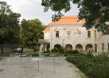 Kirdiejų rūmai ieško rangovo istorinei renovacijai