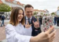Pagerbti sėkmingiausi Vilniaus abiturientai: daugiau nei vieną šimtuką egzaminuose gavo per šimtą jaunuolių